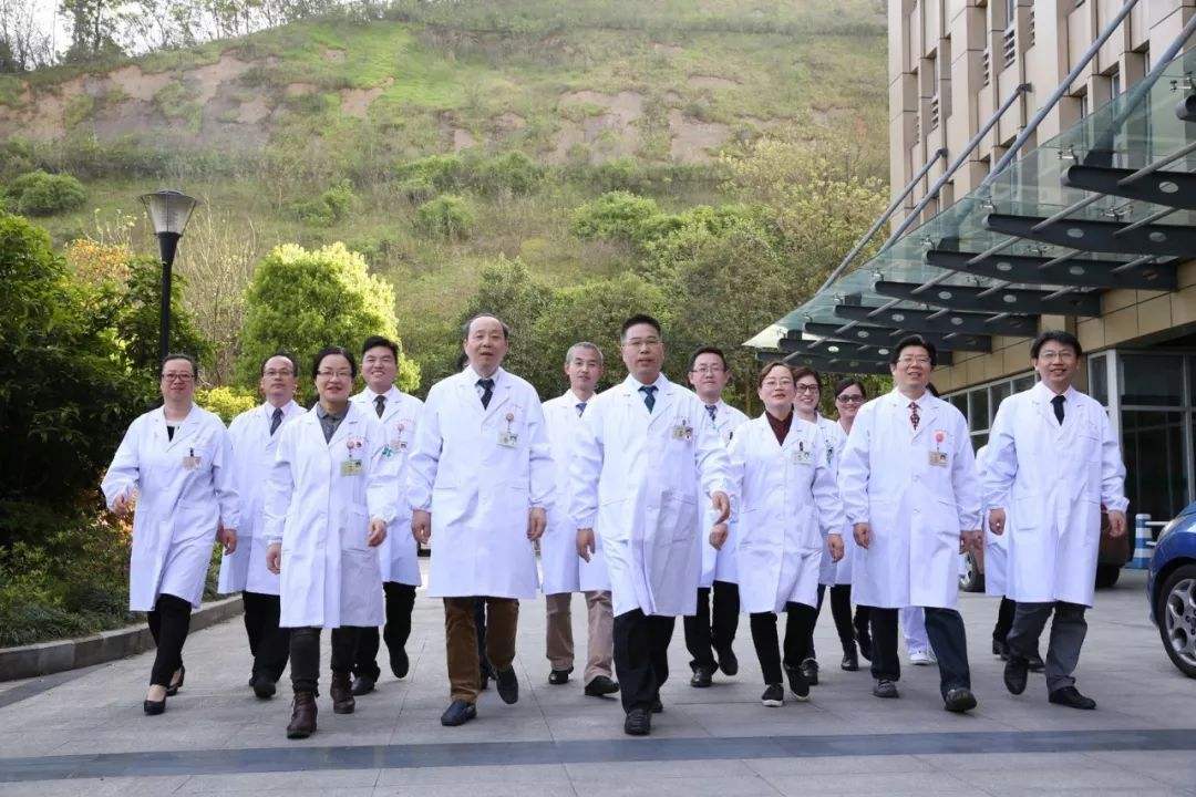 中医专家团队.jpg